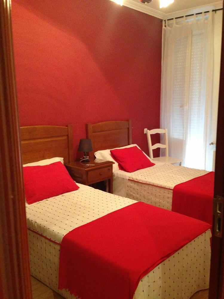 Hostal La Estrella Мадрид Экстерьер фото