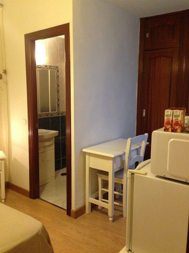 Hostal La Estrella Мадрид Экстерьер фото
