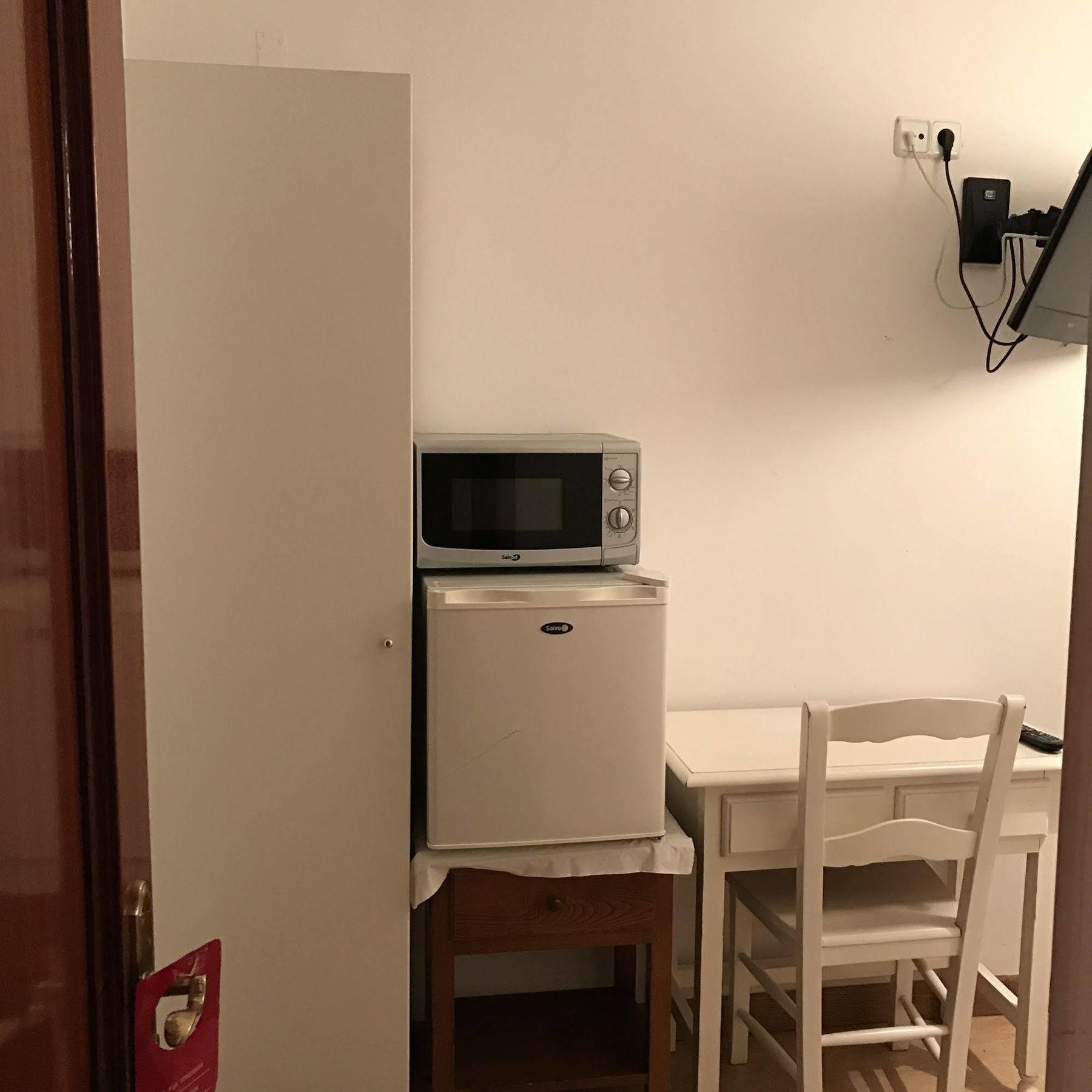 Hostal La Estrella Мадрид Экстерьер фото