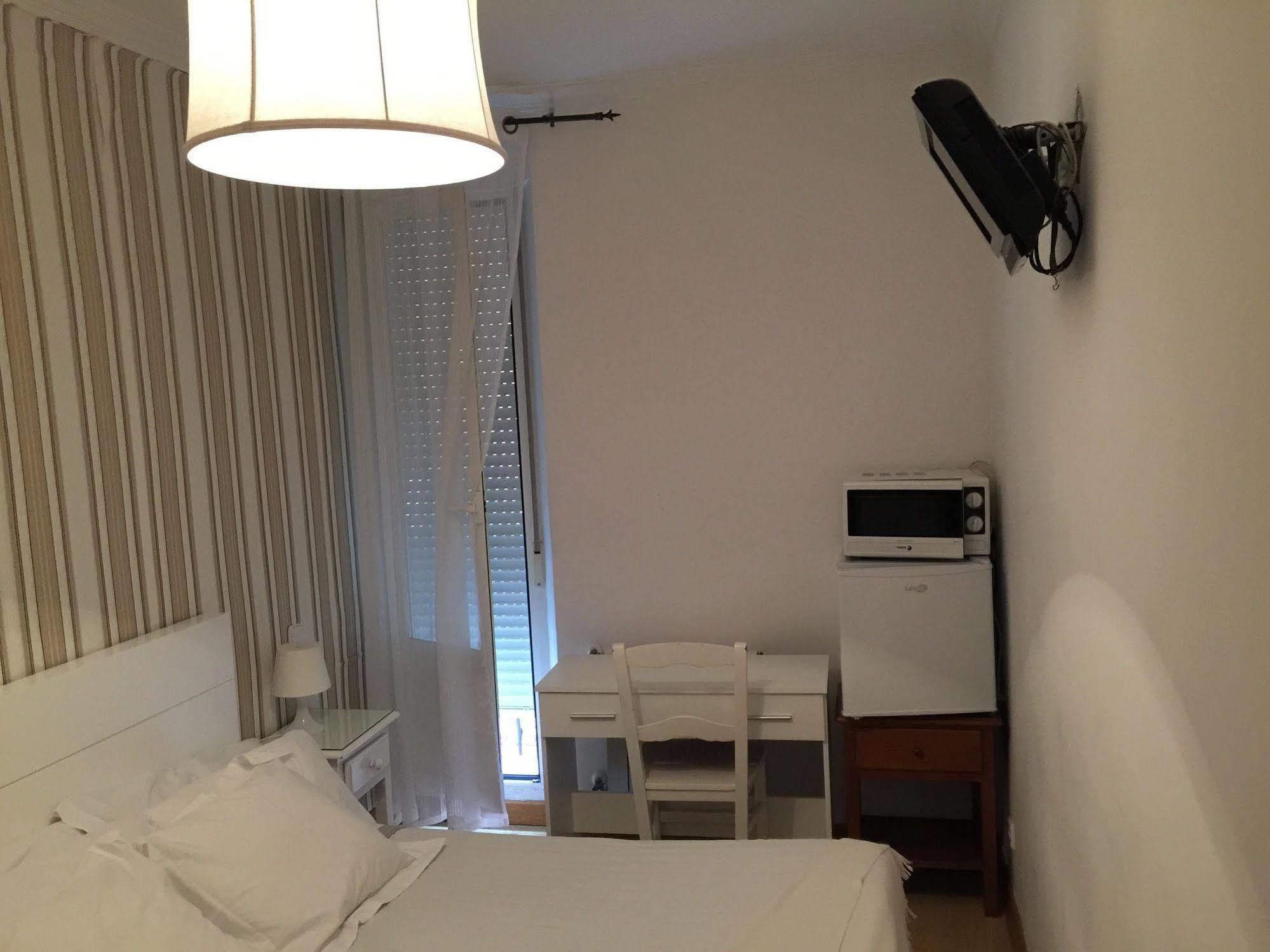Hostal La Estrella Мадрид Экстерьер фото