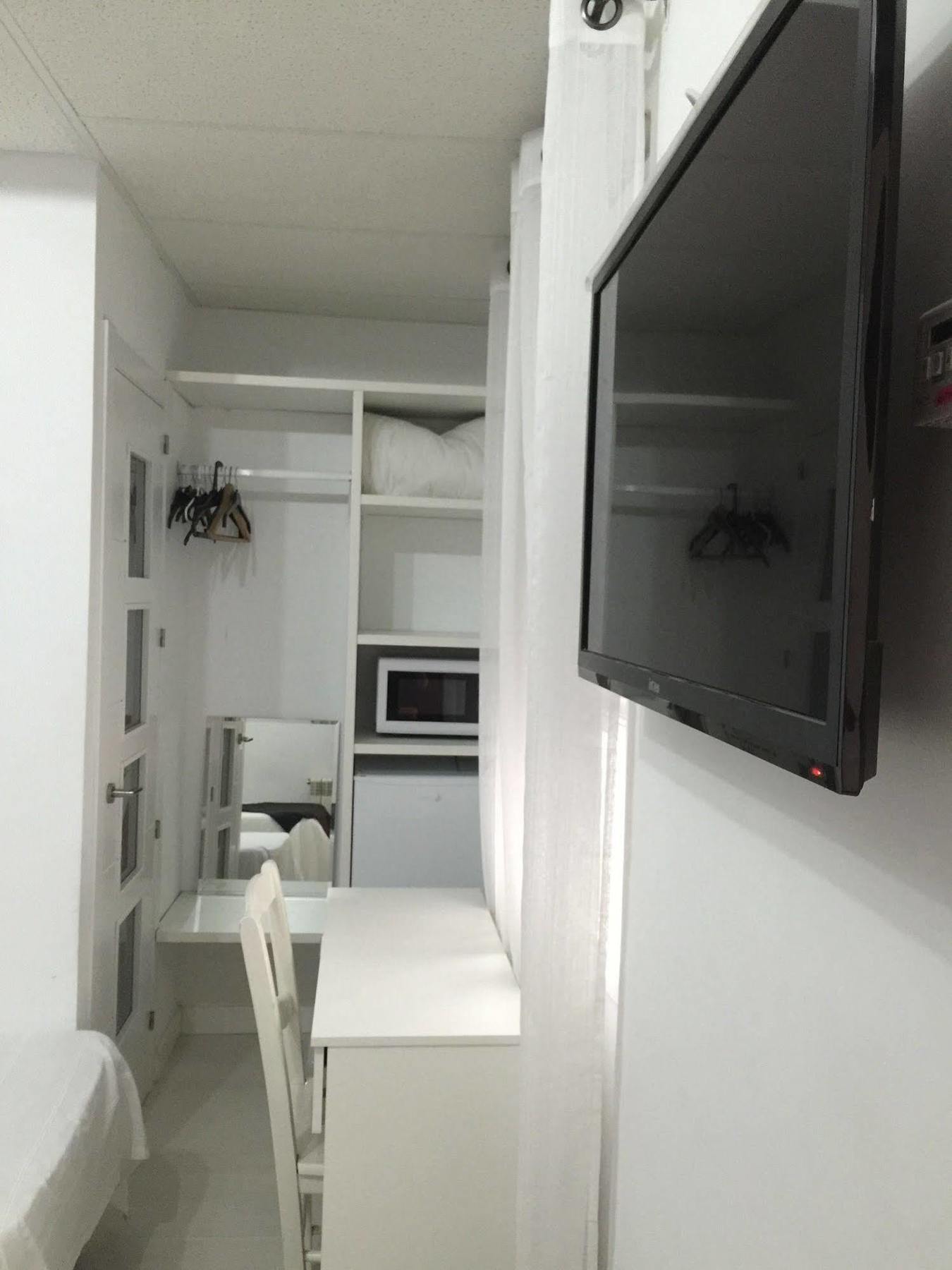 Hostal La Estrella Мадрид Экстерьер фото