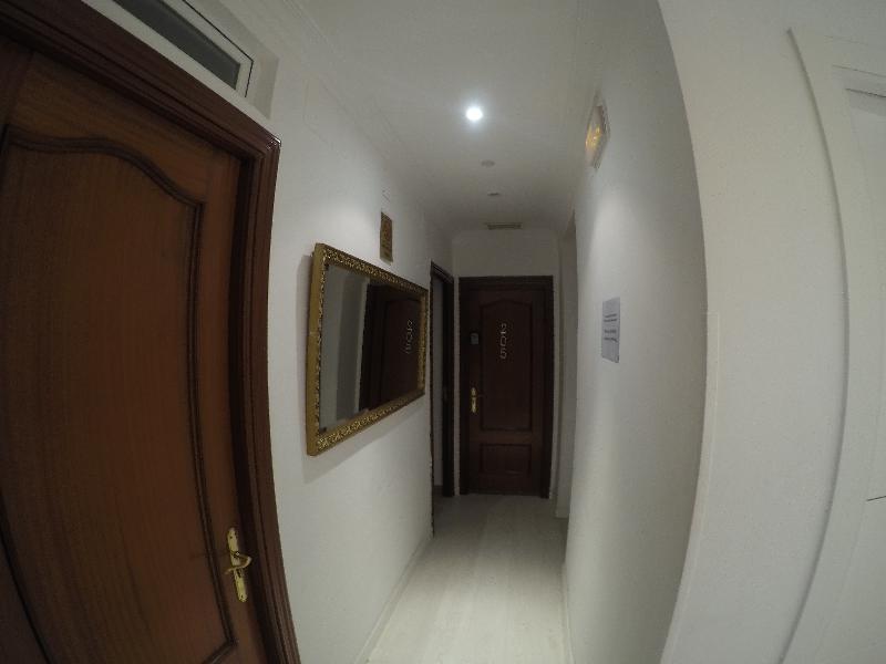 Hostal La Estrella Мадрид Экстерьер фото