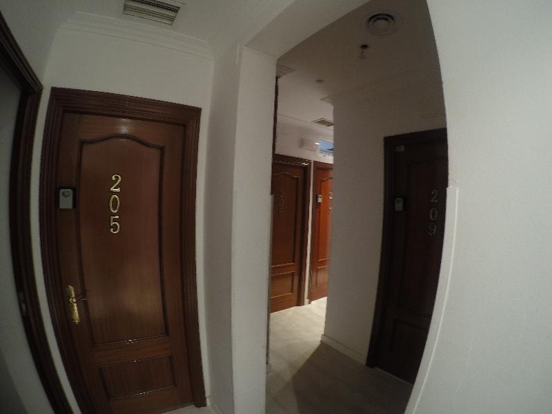 Hostal La Estrella Мадрид Экстерьер фото