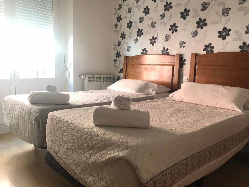 Hostal La Estrella Мадрид Экстерьер фото