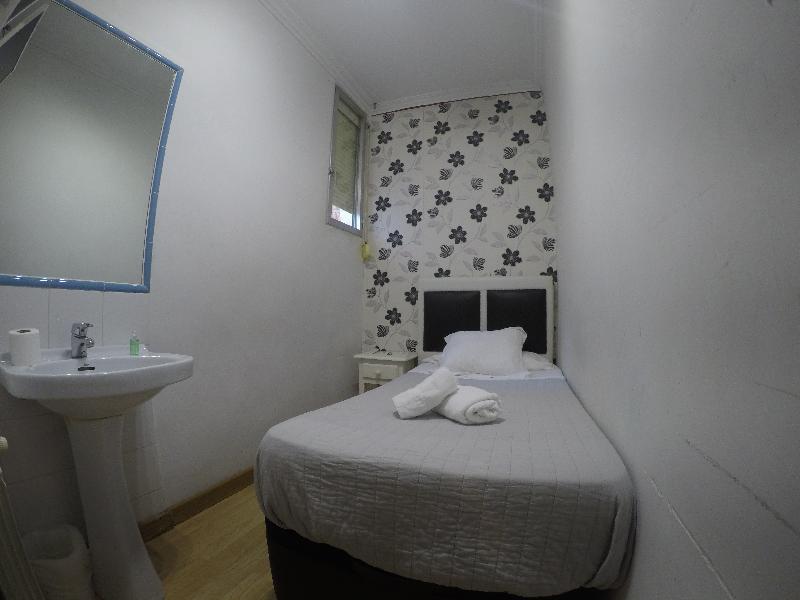 Hostal La Estrella Мадрид Экстерьер фото