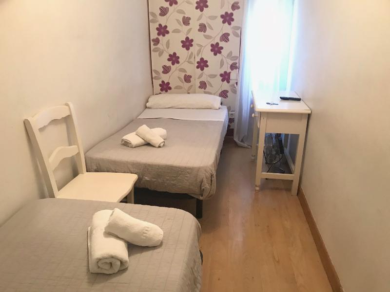 Hostal La Estrella Мадрид Экстерьер фото