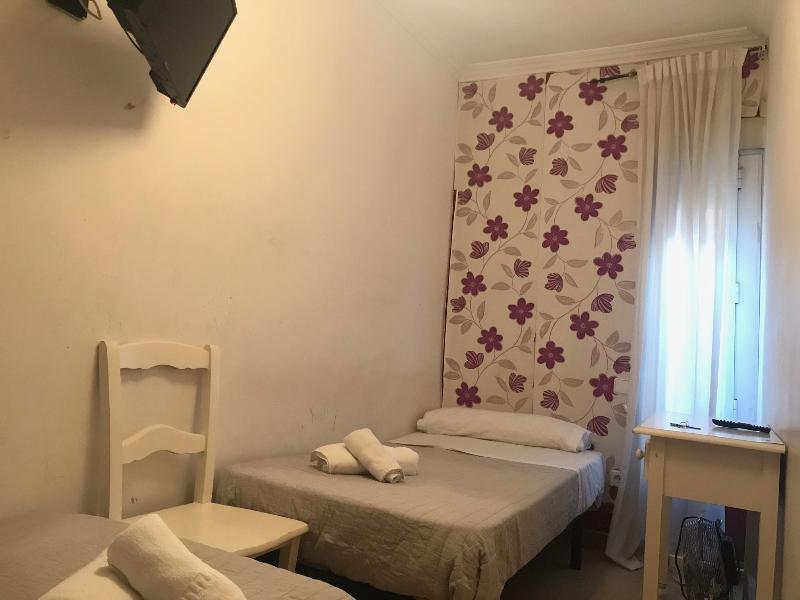 Hostal La Estrella Мадрид Экстерьер фото