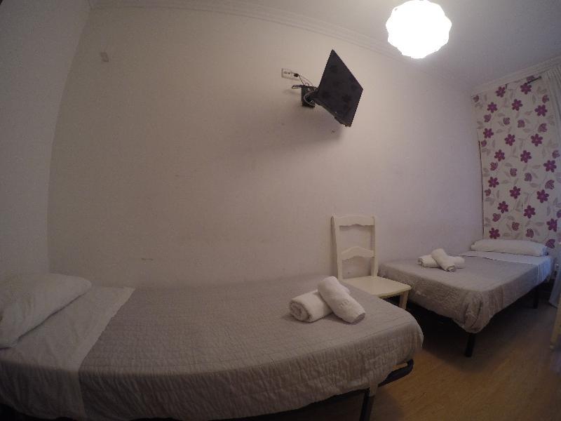 Hostal La Estrella Мадрид Экстерьер фото