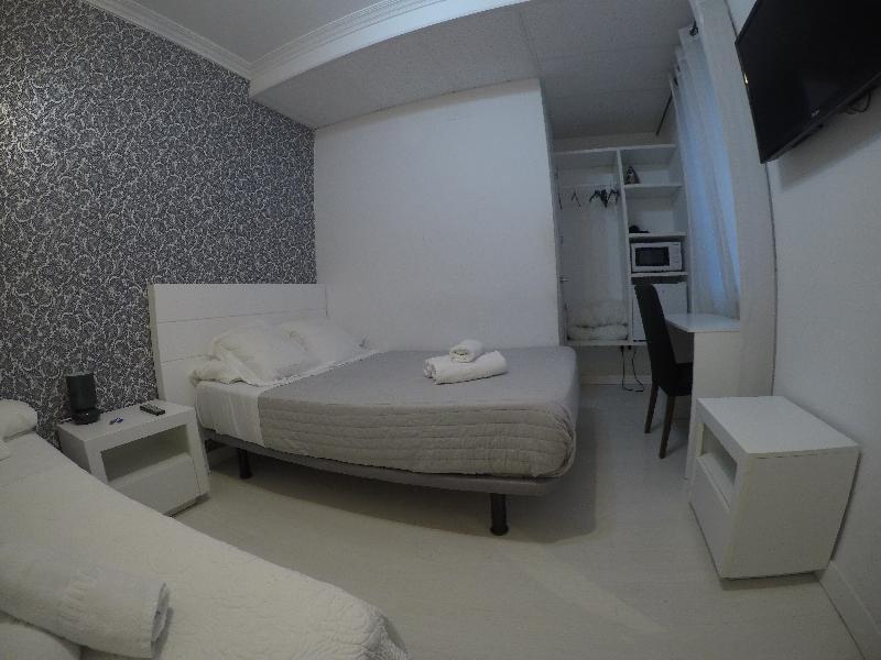 Hostal La Estrella Мадрид Экстерьер фото