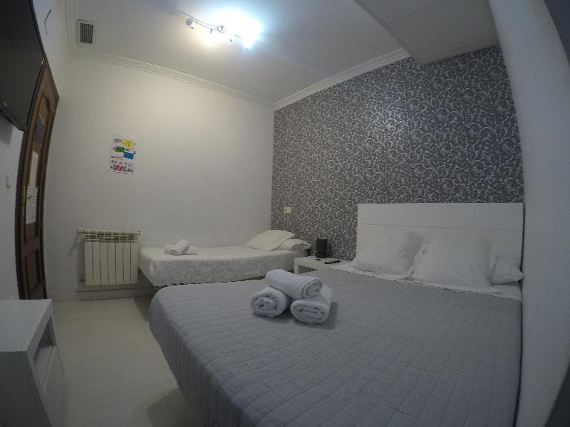Hostal La Estrella Мадрид Экстерьер фото
