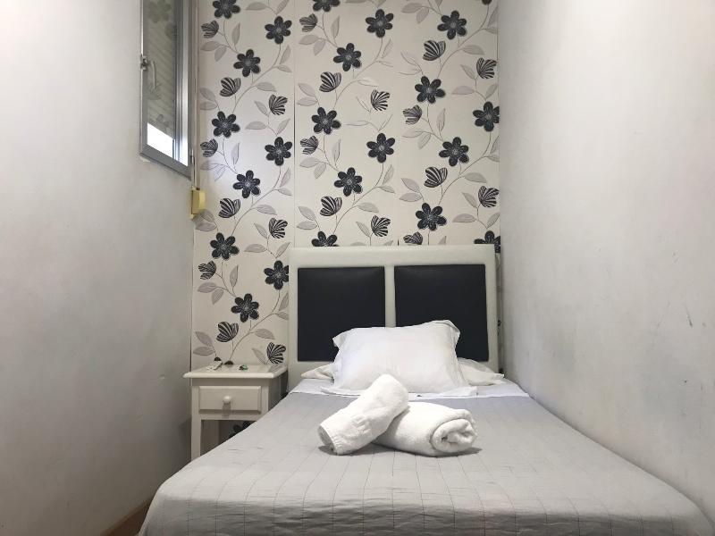 Hostal La Estrella Мадрид Экстерьер фото