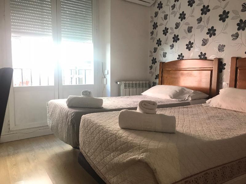 Hostal La Estrella Мадрид Экстерьер фото