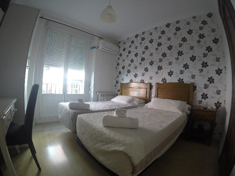 Hostal La Estrella Мадрид Экстерьер фото